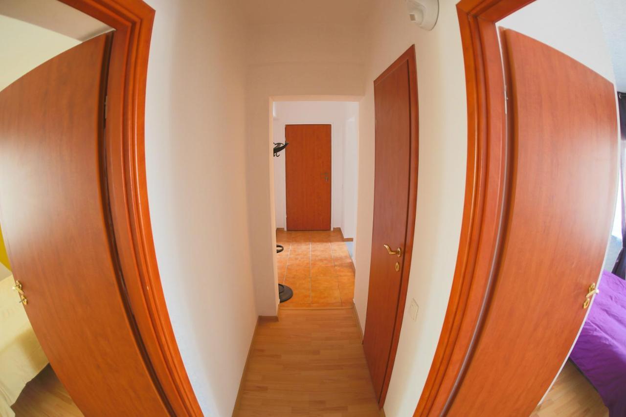 Color Apartments Downtown Bucarest Esterno foto
