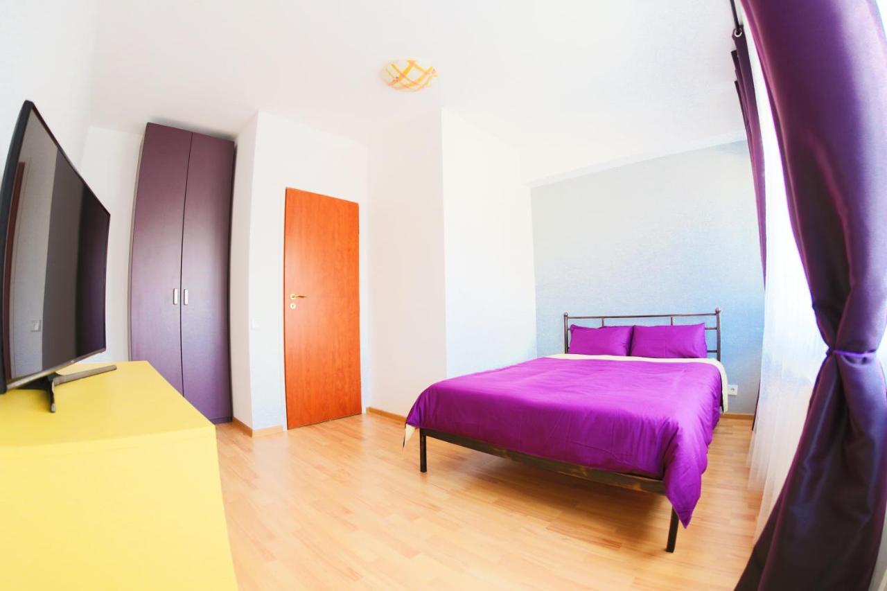 Color Apartments Downtown Bucarest Esterno foto